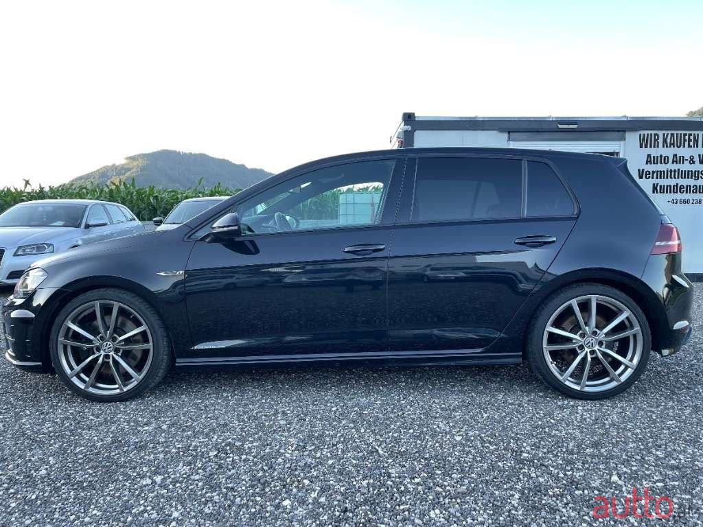 2015' Volkswagen Golf photo #5