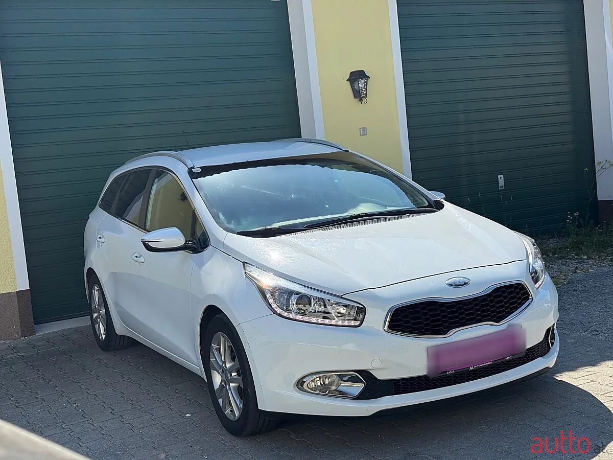 2013' Kia Ceed photo #3