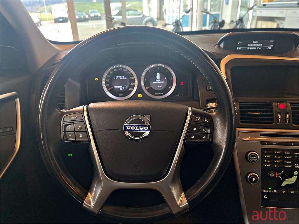 2010' Volvo XC60 photo #6