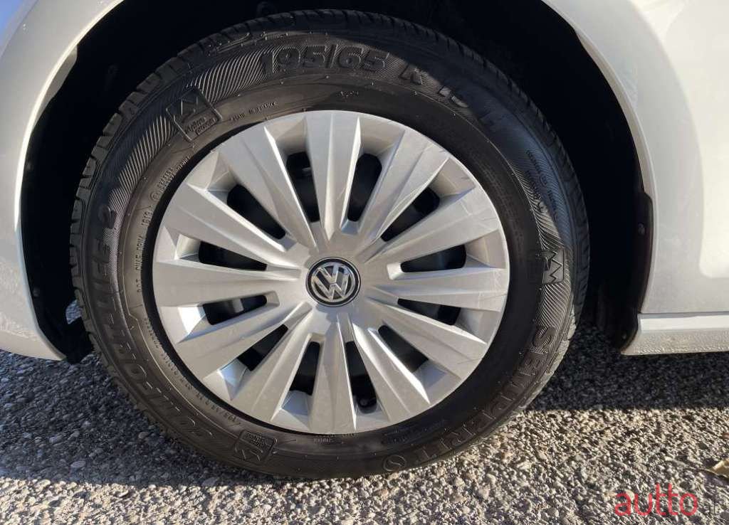 2016' Volkswagen Golf photo #6