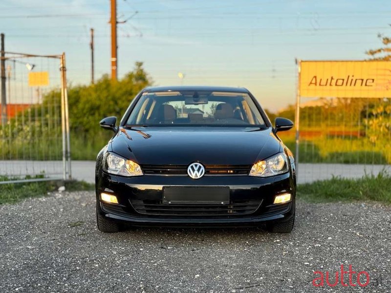 2015' Volkswagen Golf photo #3