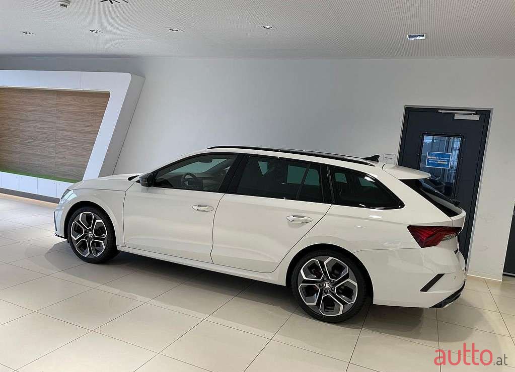 2023' Skoda Octavia photo #3