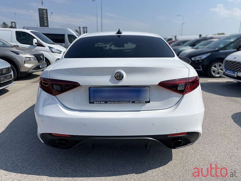 2021' Alfa Romeo Giulia photo #5