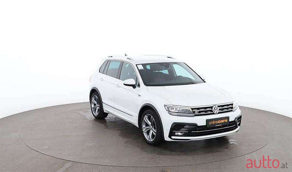 2019' Volkswagen Tiguan photo #5