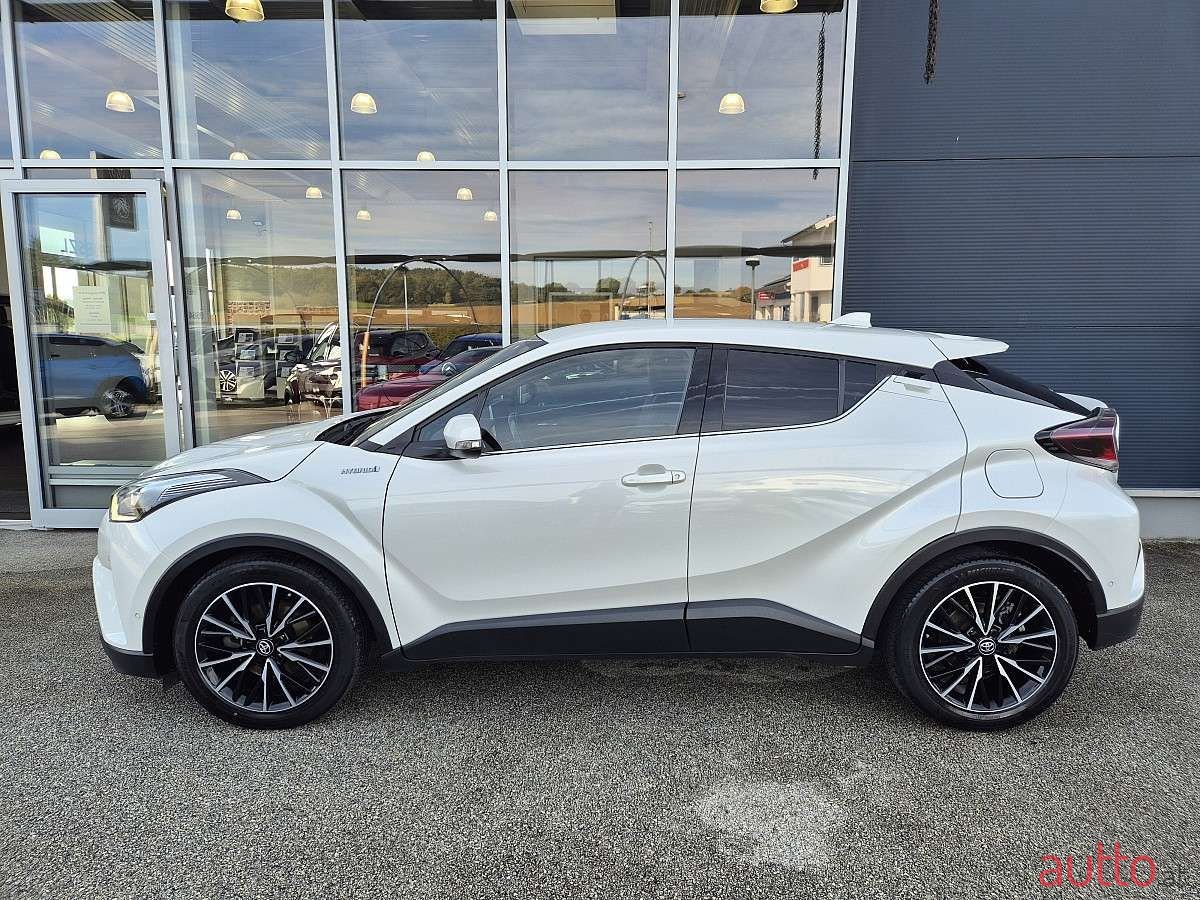 2017' Toyota C-HR photo #3