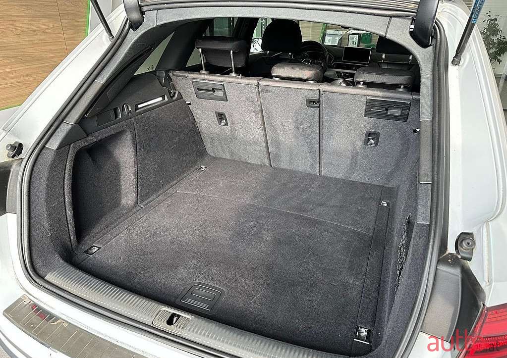 2019' Audi A4 photo #3