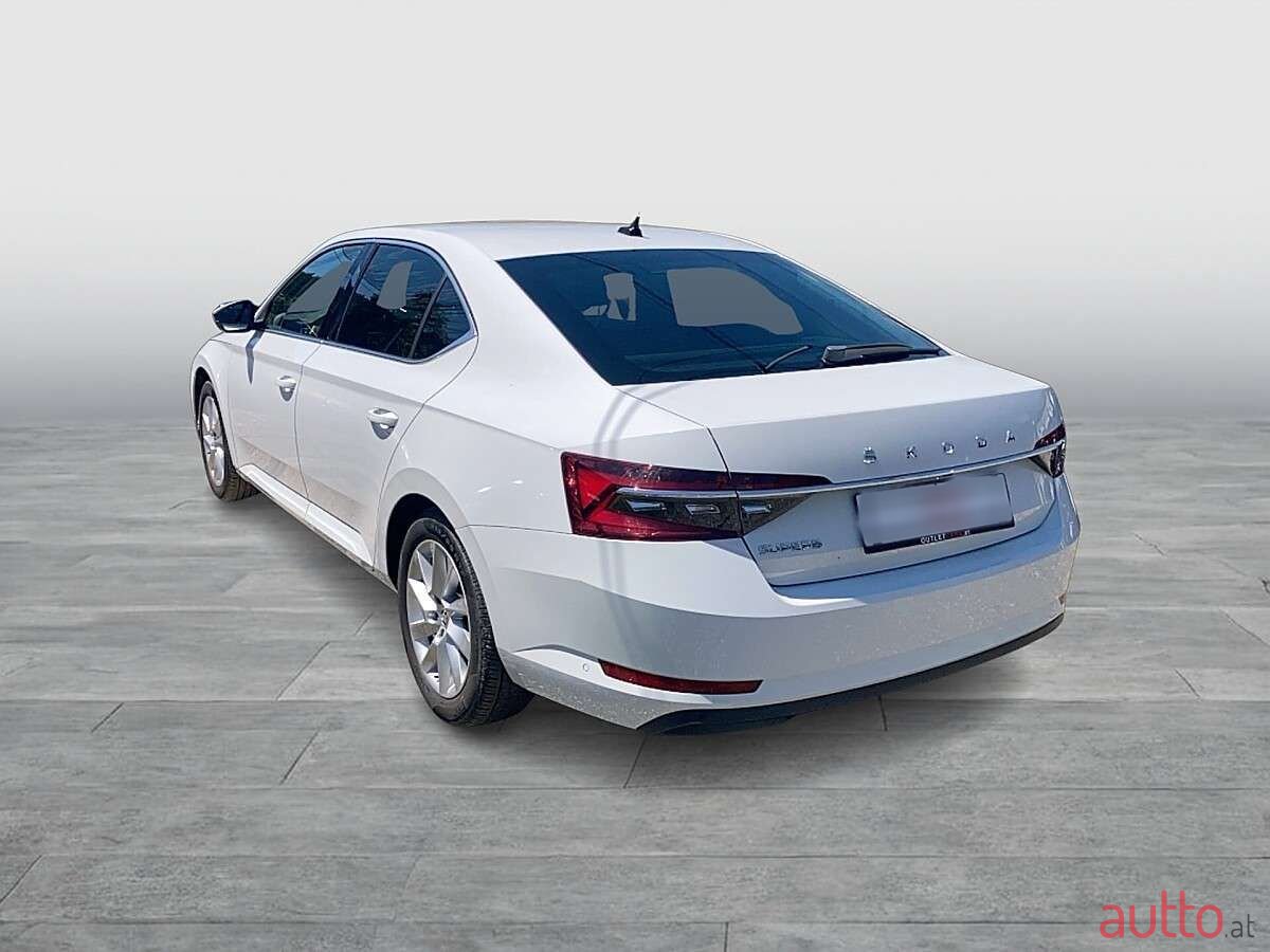 2020' Skoda Superb photo #3