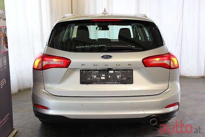 2020' Ford Focus photo #3