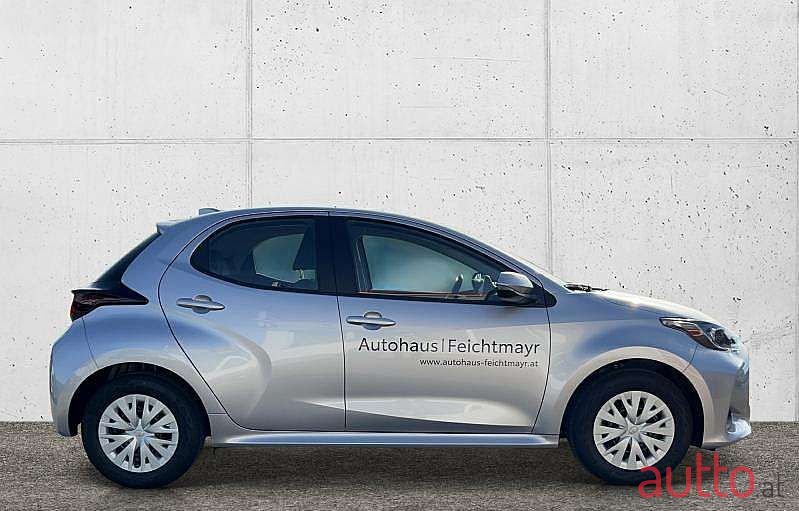 2023' Toyota Yaris photo #4