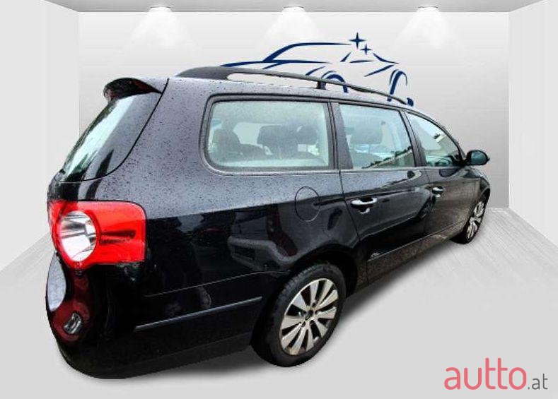 2010' Volkswagen Passat photo #2