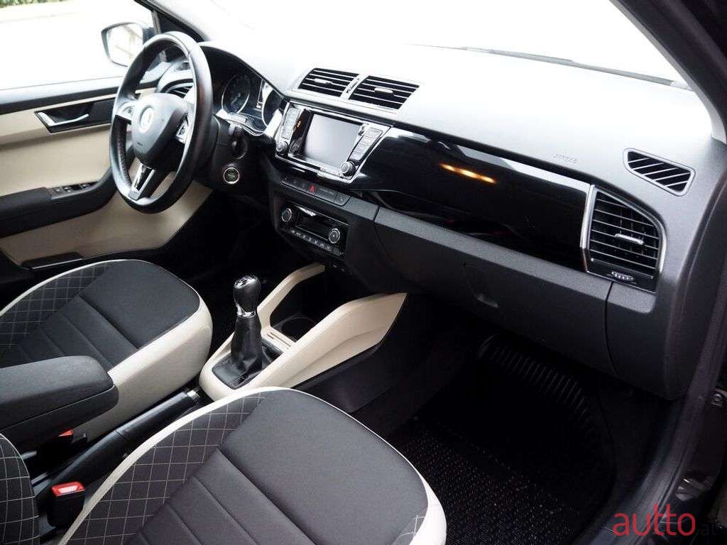 2016' Skoda Fabia photo #6