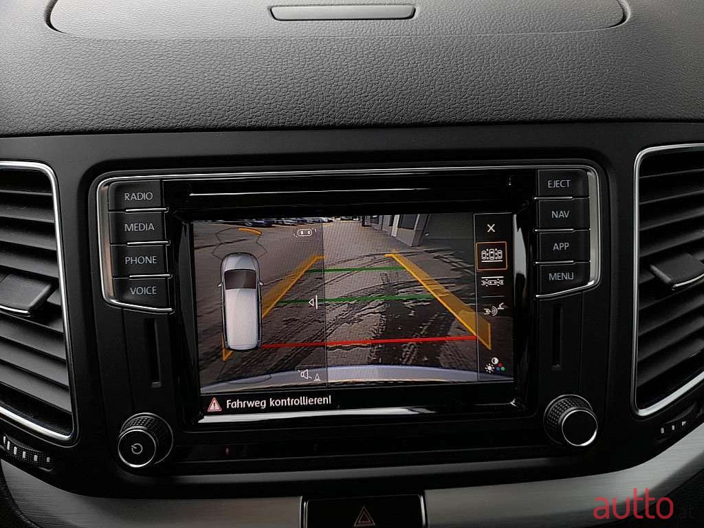 2020' Volkswagen Sharan photo #4