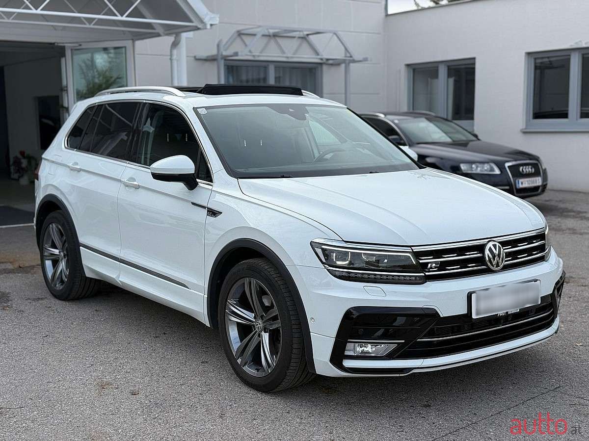 2016' Volkswagen Tiguan photo #3