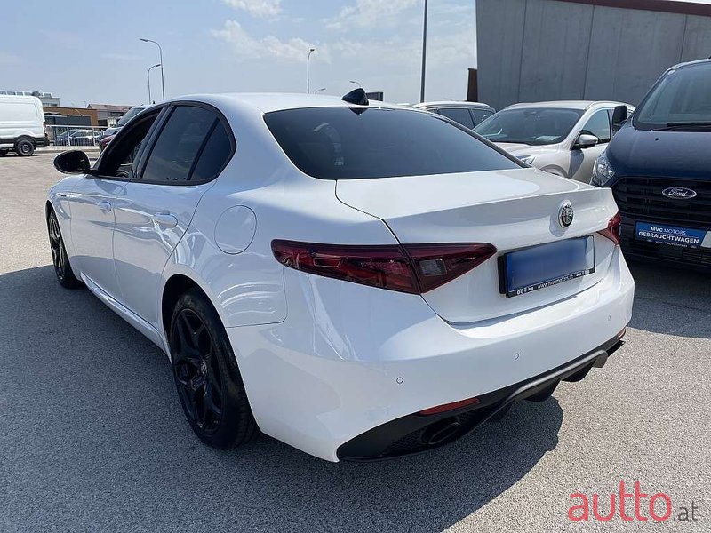 2021' Alfa Romeo Giulia photo #6