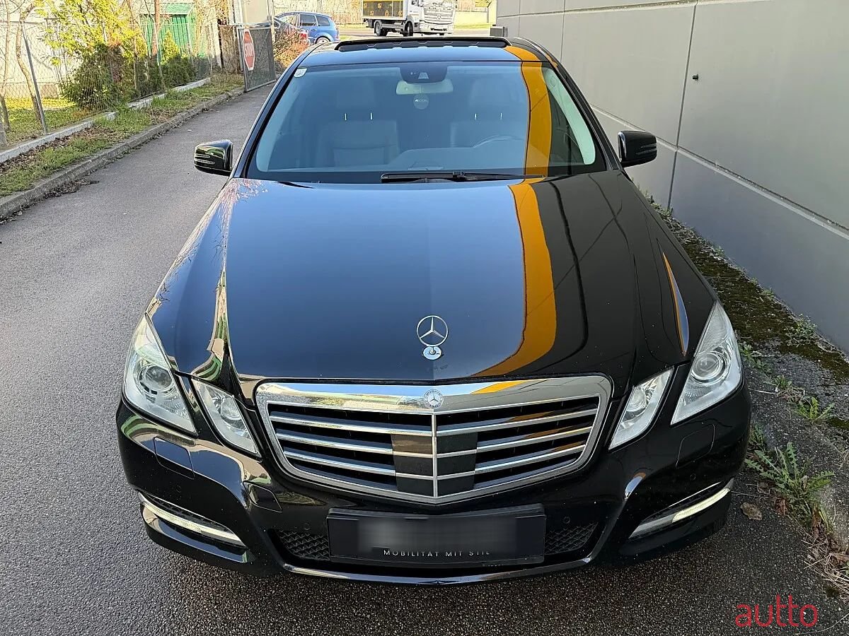 2011' Mercedes-Benz E-Klasse photo #4