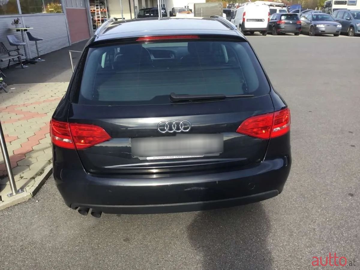 2010' Audi A4 photo #4