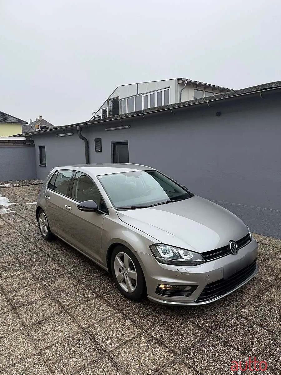 2012' Volkswagen Golf photo #3