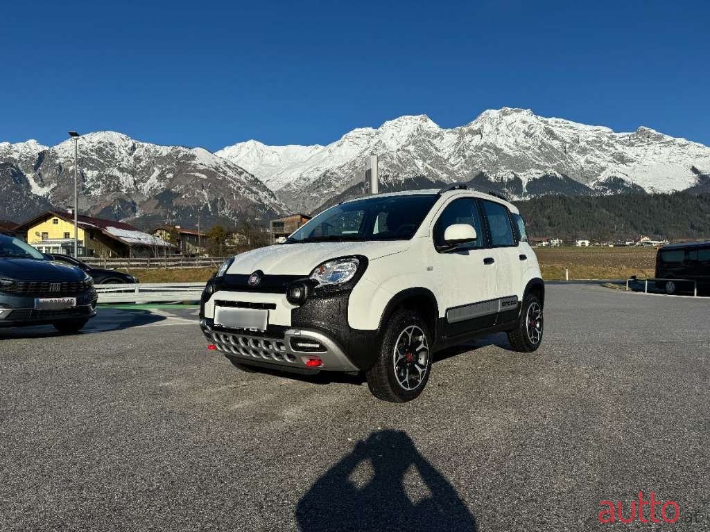 2023' Fiat Panda photo #2