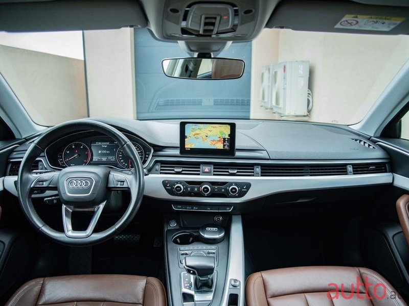 2017' Audi A4 Avant photo #6