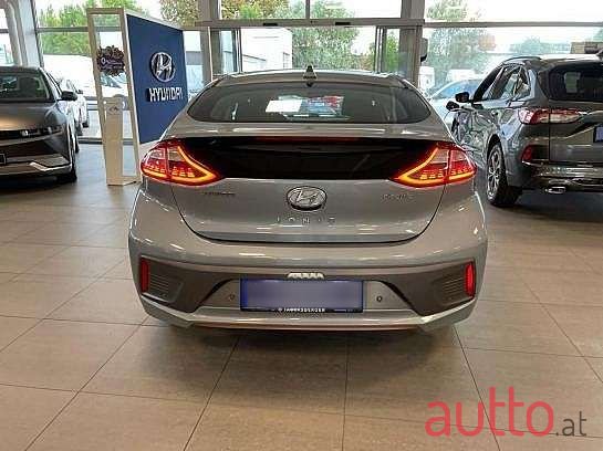 2017' Hyundai Ioniq photo #6