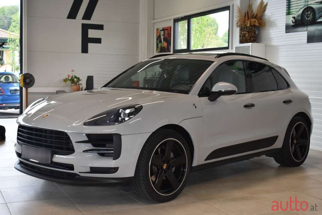 2020' Porsche Macan photo #4