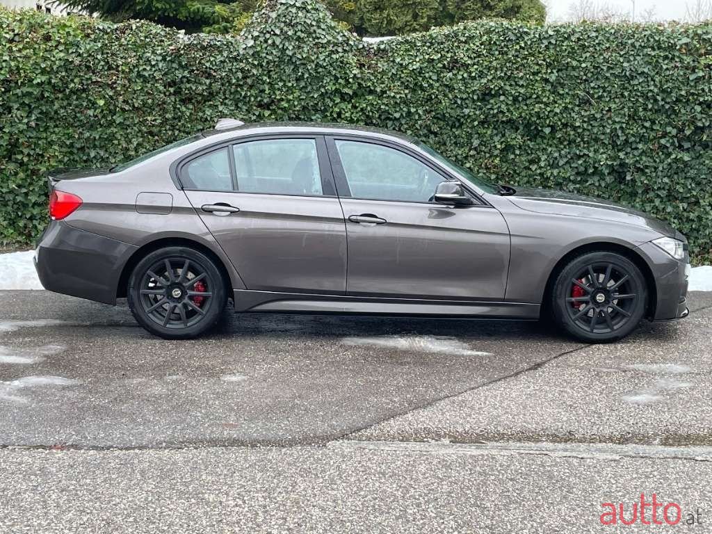 2012' BMW 3Er-Reihe photo #3