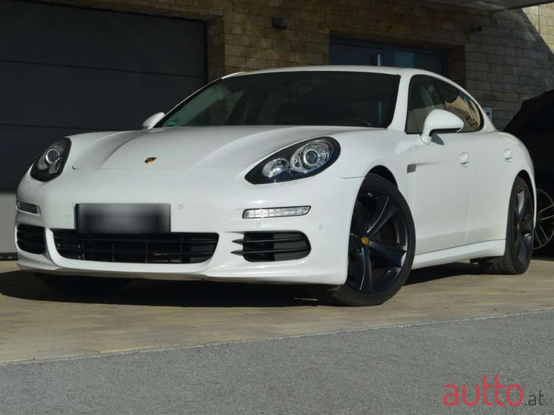 2014' Porsche Panamera photo #2
