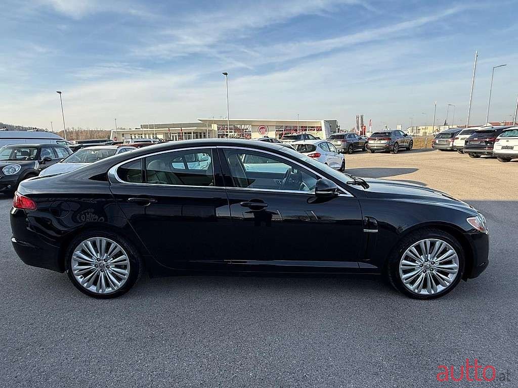 2010' Jaguar XF photo #6