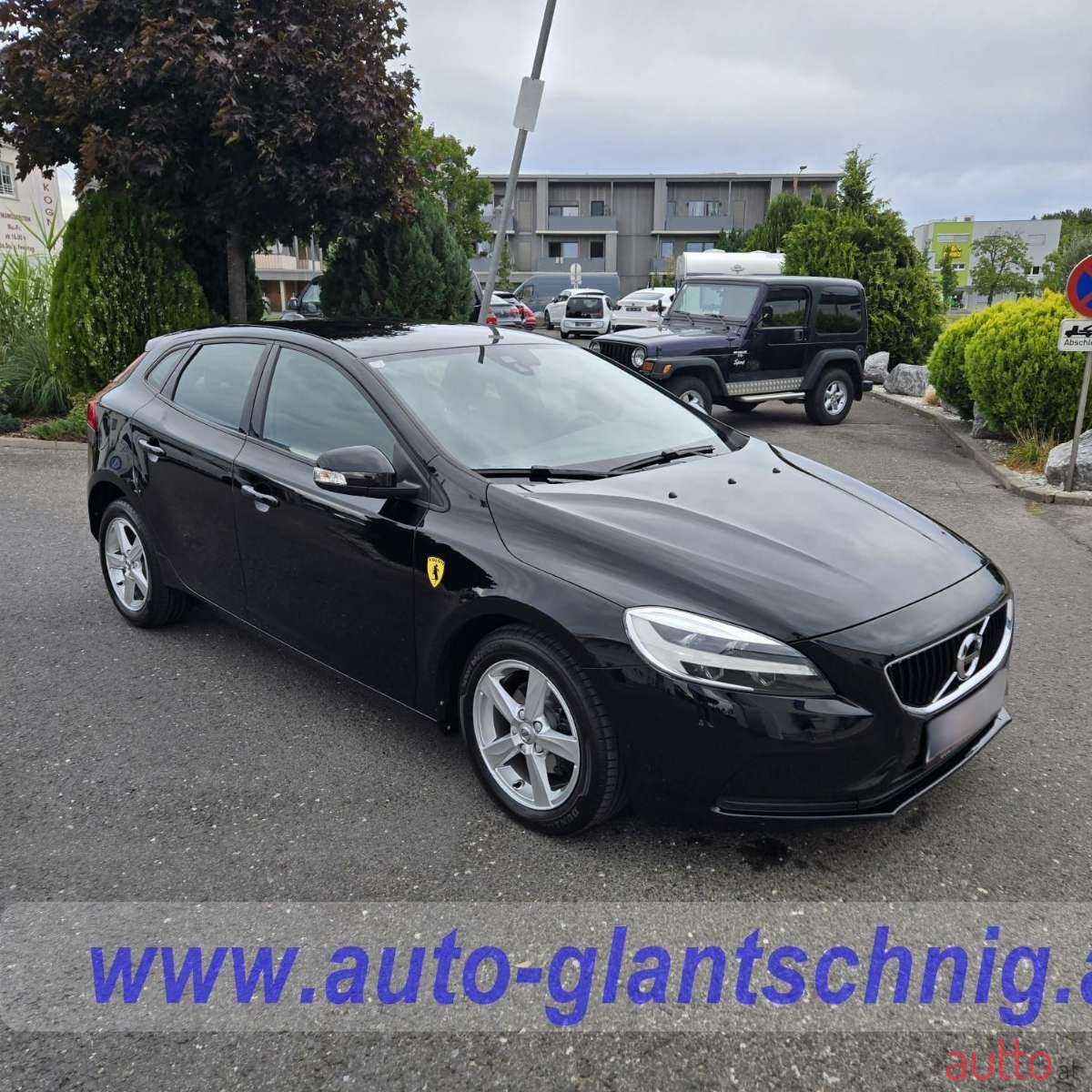 2017' Volvo V40 photo #5