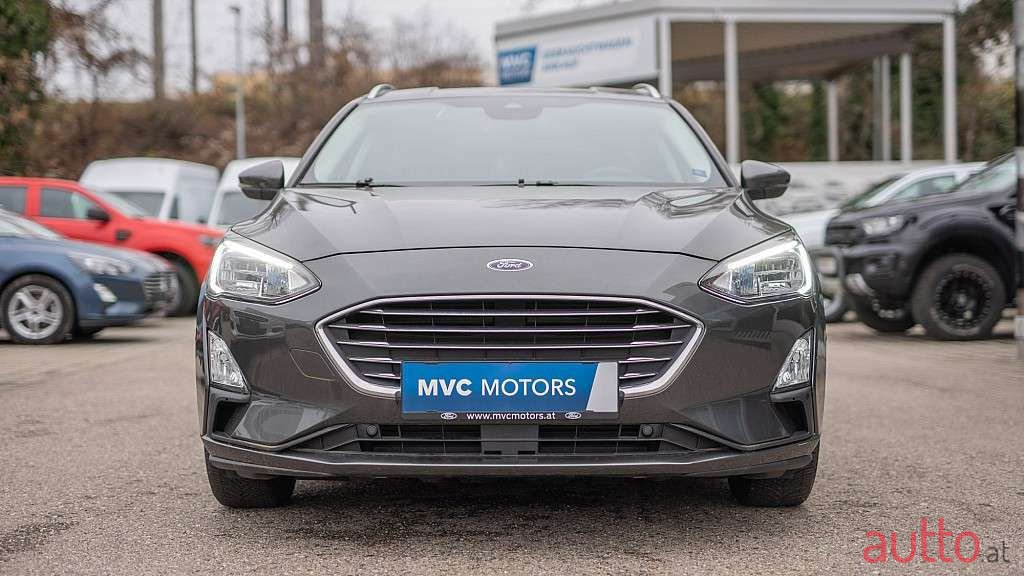 2020' Ford Focus photo #3