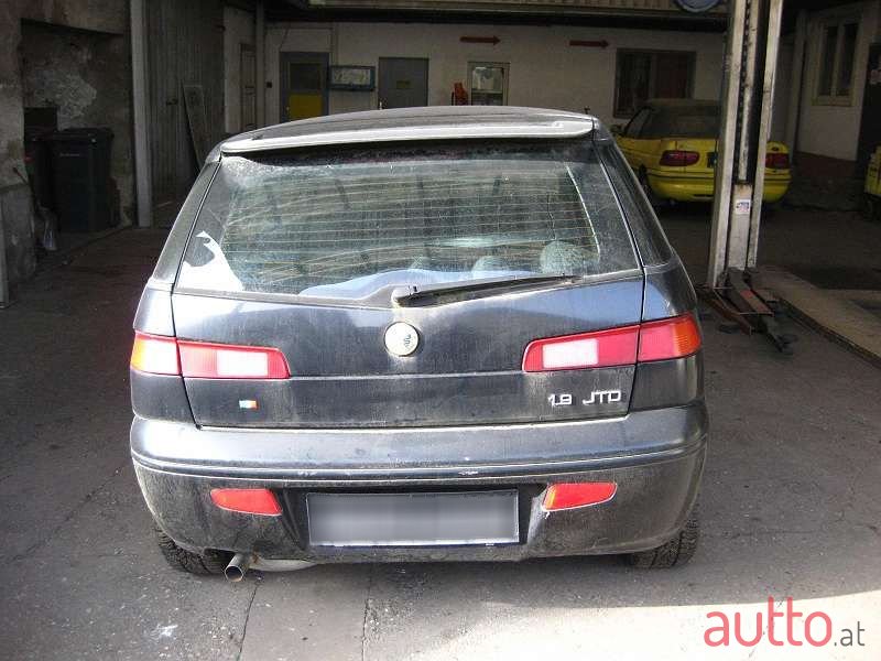 2000' Alfa Romeo 145 photo #3