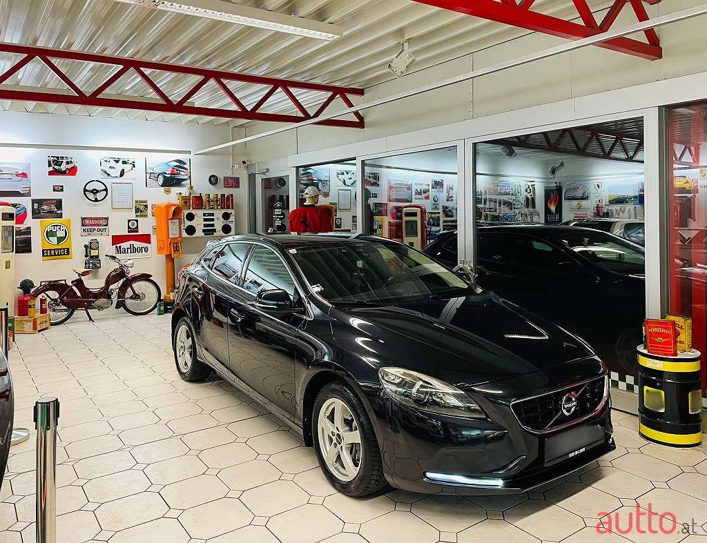 2012' Volvo V40 photo #5