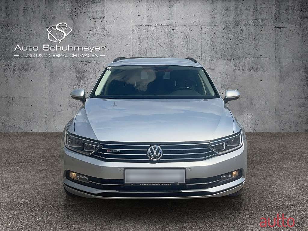 2019' Volkswagen Passat photo #2