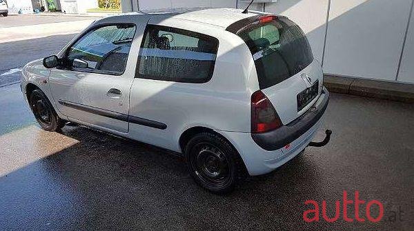 2002' Renault Clio photo #4