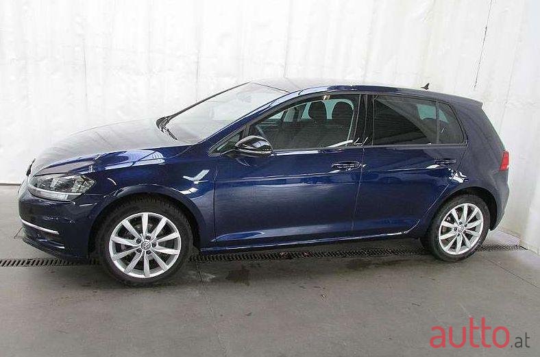 2019' Volkswagen Golf photo #1