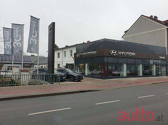 2011' Hyundai Veloster photo #2