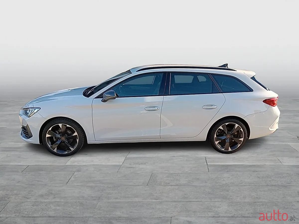 2023' Cupra Leon photo #2