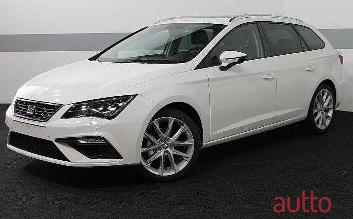 2019' SEAT Leon photo #1
