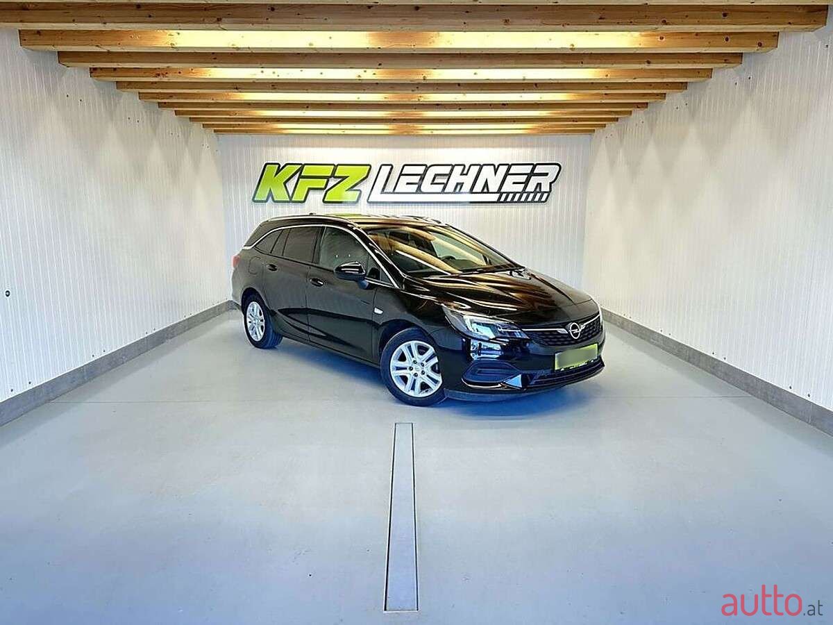 2020' Opel Astra photo #1