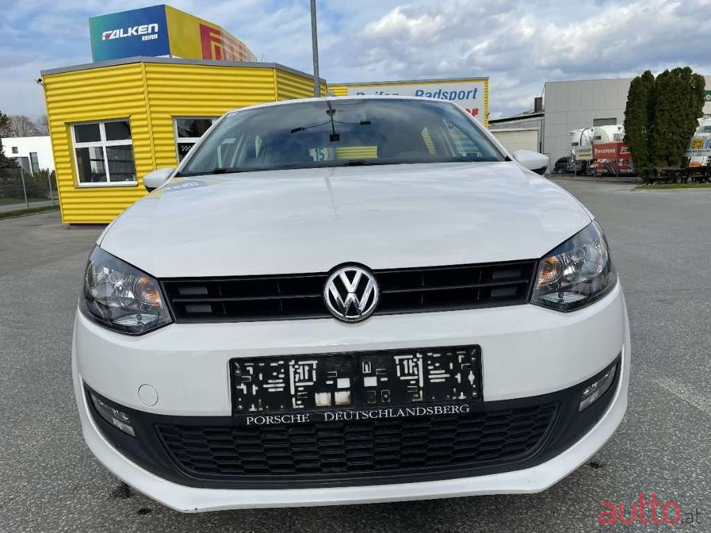 2013' Volkswagen Polo photo #2