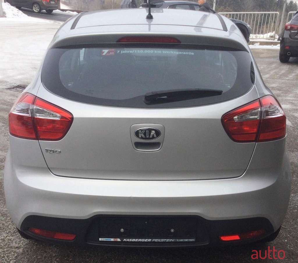 2015' Kia Rio photo #3
