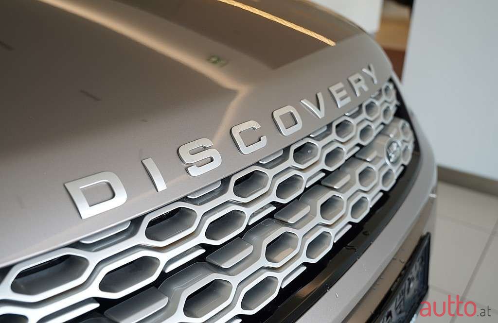 2023' Land Rover Discovery Sport photo #3