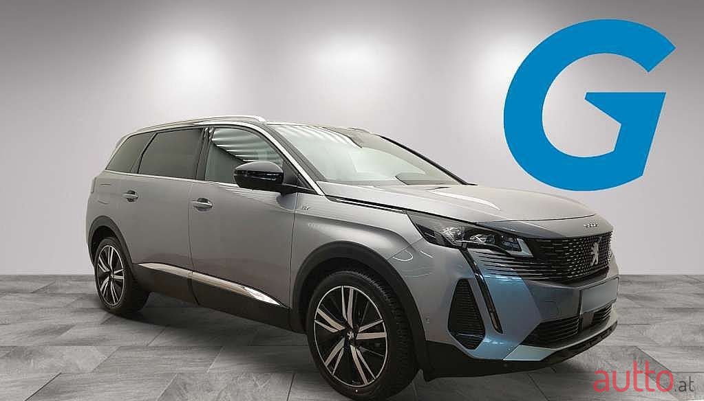 2021' Peugeot 5008 photo #2