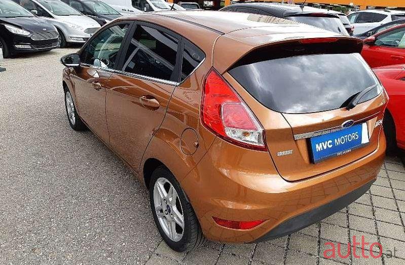 2015' Ford Fiesta photo #3