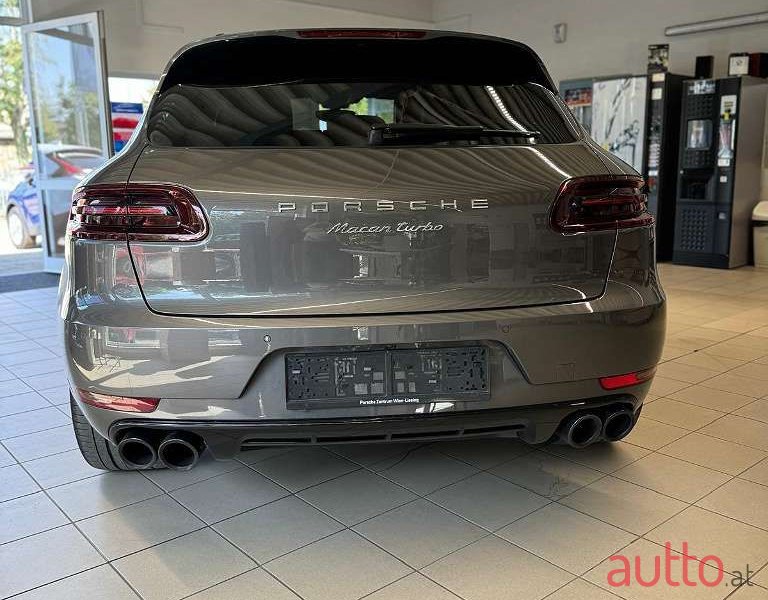 2017' Porsche Macan photo #5