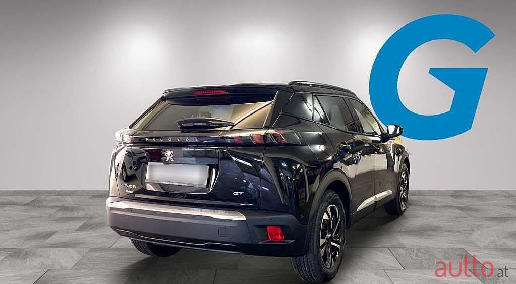 2023' Peugeot 2008 photo #3