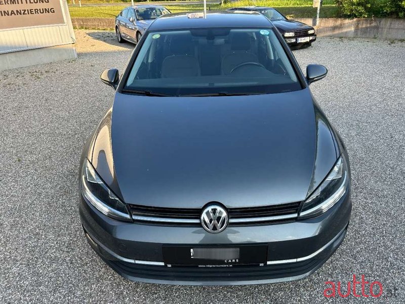 2019' Volkswagen Golf photo #6