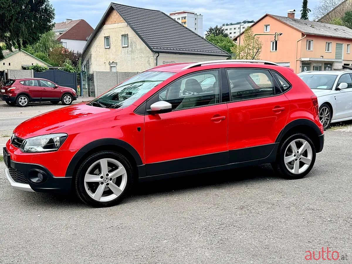 2013' Volkswagen Polo photo #2