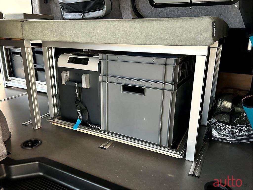 2022' Hyundai Staria photo #5