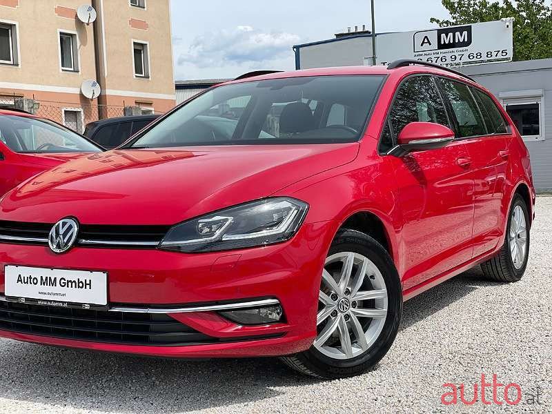 2019' Volkswagen Golf photo #1